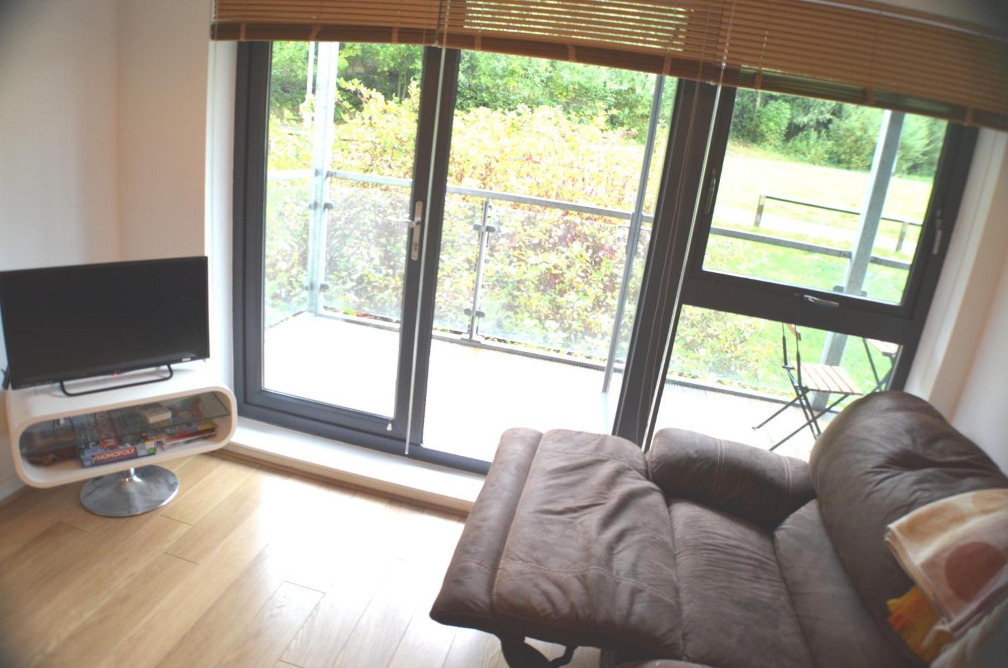 Brentwood Town Retreat - Large 2 Bedroom Apartment 外观 照片