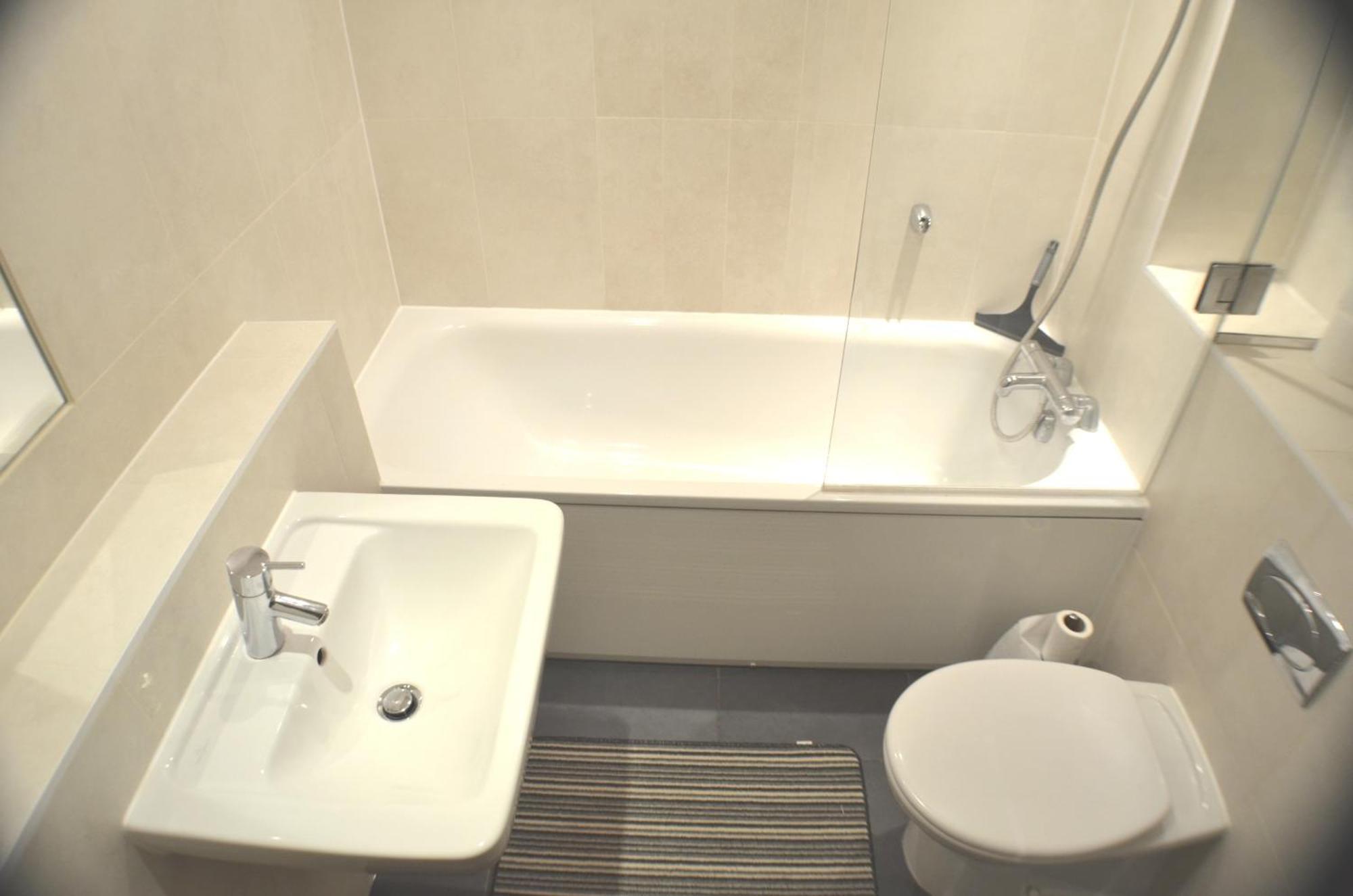 Brentwood Town Retreat - Large 2 Bedroom Apartment 外观 照片